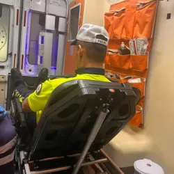 Polisin "Dur" İhtarına Uymadı! Motosikletini Polis Memuruna Çarptı