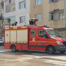 İnegöl'de mahsur kalan çocuğun imdadına itfaiye yetişti!