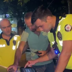 Kendi isteğiyle denetime geldi polise şarkı söyledi