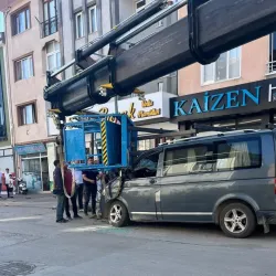 İnegöl'de Asansör Dehşeti! Saniyelerle Kurtuldular