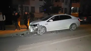 Motosiklet kazasında 2 çocuk ölümden döndü