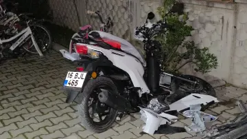 Motosiklet kazasında 2 çocuk ölümden döndü