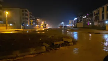 Patlak lastiği ile polislerden bu kadar kaçabildi Patlak lastiği ile polislerden bu kadar kaçabildi