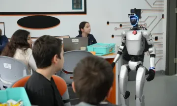 Türkiye'nin nüfusa kaydedilen ilk robotu görev başında