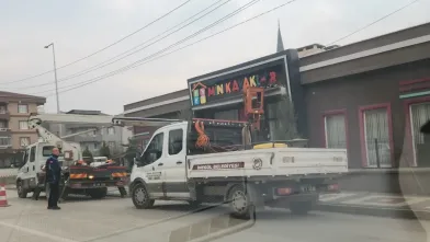 Berra'nın hayatını kaybettiği anaokulunun tabelası indirildi