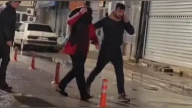 İnegöl'de hareketli gece! Cami avlusunda teslim oldu