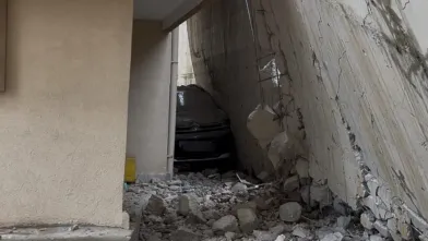 İstinat duvarı çöktü! Binalar tahliye edildi