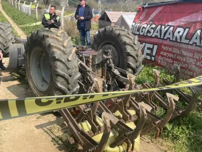 Devrilen traktörün altında hayatını kaybetti!