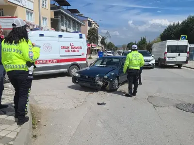 Hastane kavşağında korkutan kaza!