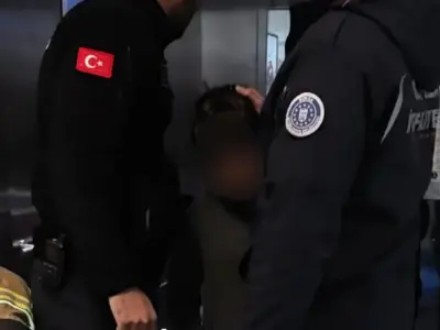 İnegöl Devlet Hastanesinde küçük çocuk asansörde mahsur kaldı!