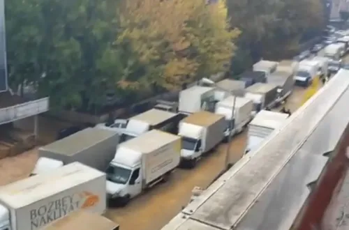 İnegöl'de kamyonet sürücüleri eylemde! Karara tepkililer