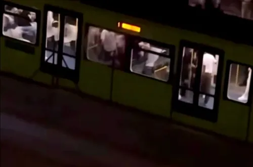 Metro İstasyonu'nda Büyük Kavga! Gözaltılar Var