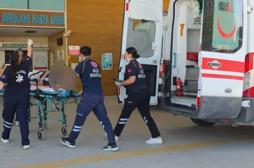 İnegöl Akhisar'da Otomobil ile Motosiklet Çarpıştı! 2 Kişi Yaralandı