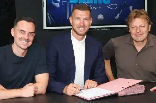 Edin Dzeko, Schalke 04 ile 1 yıllık yeni sözleşmeye imza attı