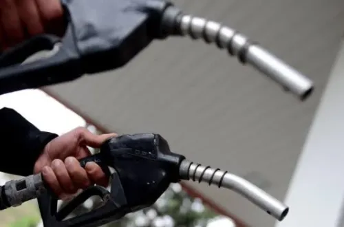 Benzine zam geliyor! Cumartesi pompaya yansıyacak