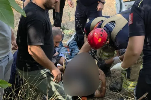 İnegöl'de zincirleme kaza! Kamyonet tarlaya uçtu