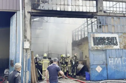 Koltuk imalathanesinde korkutan yangın