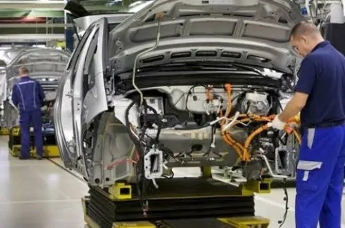 Türkiye’nin Yeni Yerli Otomobili Geliyor: İki Model Üretilecek