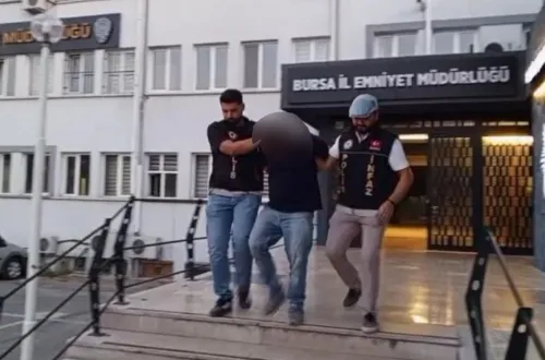 Araması olan şahıs tatil yaparken yakalandı!