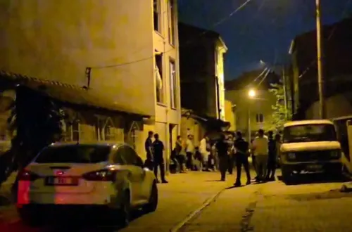 İnegöl Ertuğrul Gazi Mahallesi'nde silahlı kavga: 1'i çocuk 2 yaralı
