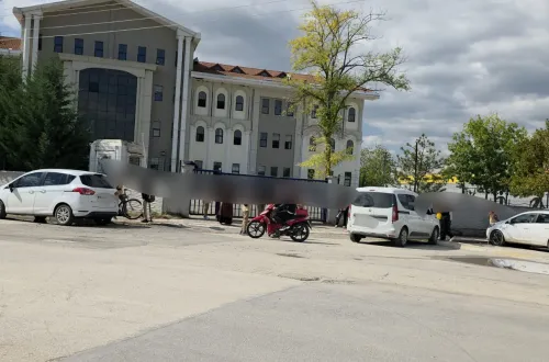İnegöl'de ilkokulda korku dolu anlar! Okula silahla geldi
