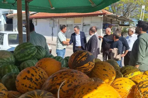 AK Partili vekil Selendi’de esnafın nabzını tuttu