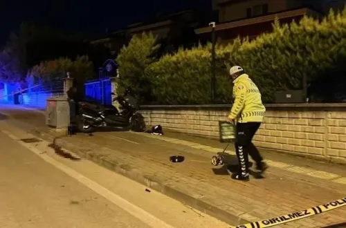 Kaldırıma çarpan motosiklet sürücüsü hayatını kaybetti