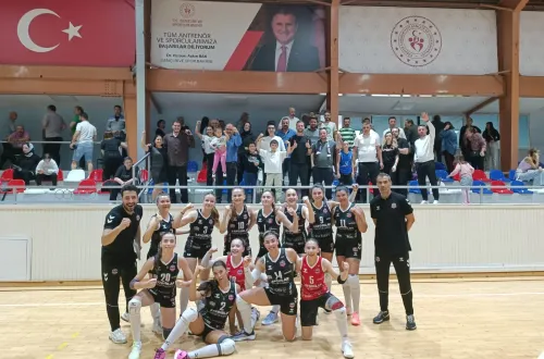 Orhaniye Voleybol'dan Bursa'da 3-0'lık muhteşem galibiyet!