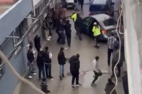 Ortalık Karıştı! Polis Havaya Ateş Açtı, 2 Kişi Kaçtı