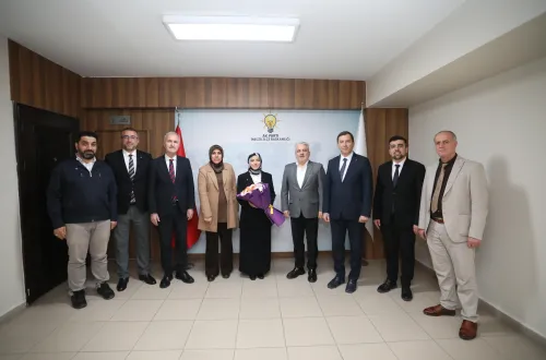 Gözde Çelik AK Parti saflarına katıldı