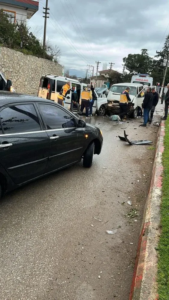 Arife sabahı korkunç kaza! Çok sayıda yaralı var