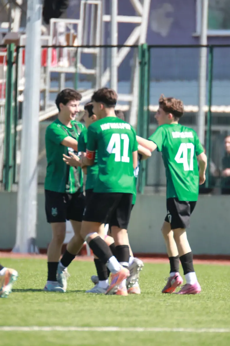 Kafkasspor U-14 Takımı Şampiyonluğu Garantiledi