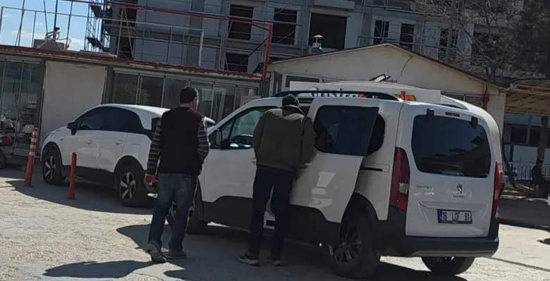 İnegöl’de evinde silah temizlerken kazara yaralandı