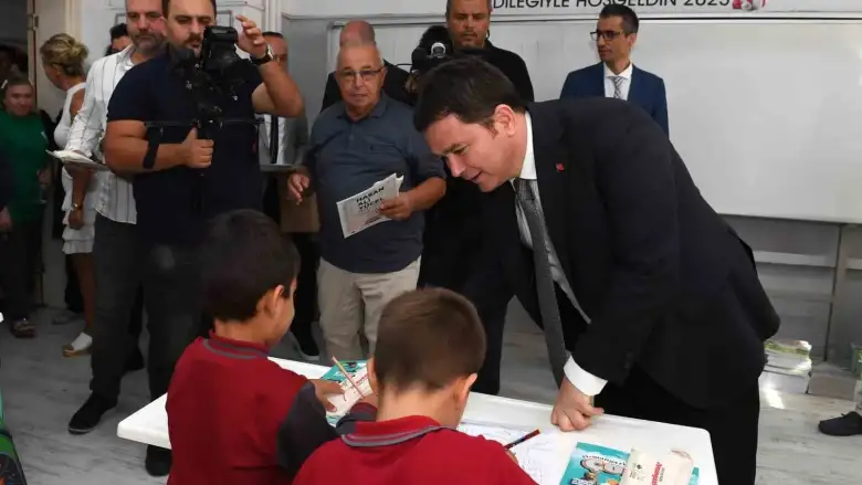 Başkan Aydından öğrencilere ilk ders sürprizi