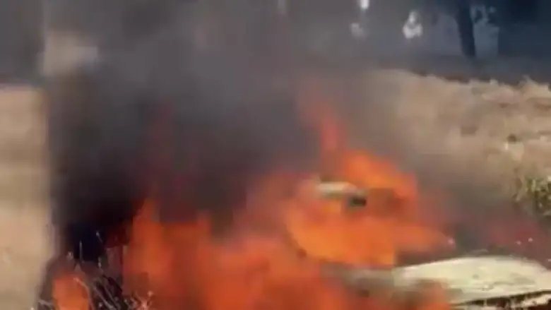 Bir otomobil daha alev topuna döndü