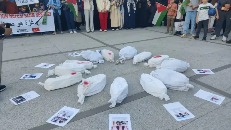 İnegöl'de Gazze için destek yürüyüşü: Vicdan gemisi ile canlı bağlantı kuruldu