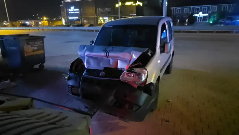 İnegöl'de feci kaza: 2 Yaralı