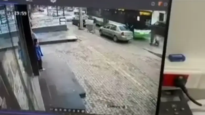 Bursa’da otobüs ve kamyonetin altında kaldılar