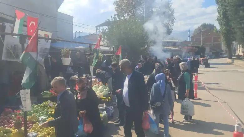 Çeltikçi Mahallesi'nden yürekleri ısıtan dayanışma örneği: Günlük gelirlerini...