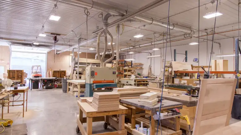 İnegöllü Mobilyacılar Krize Rağmen Üretmekten Vazgeçmiyor