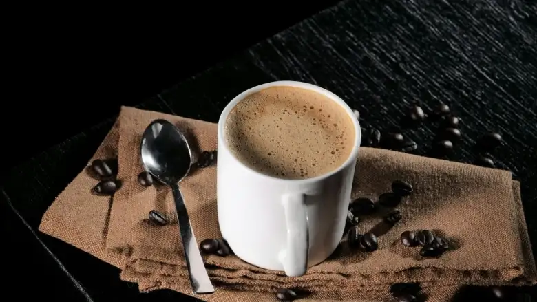 Türk kadının bir yudum kahvesi İngiltere'yi karıştırdı