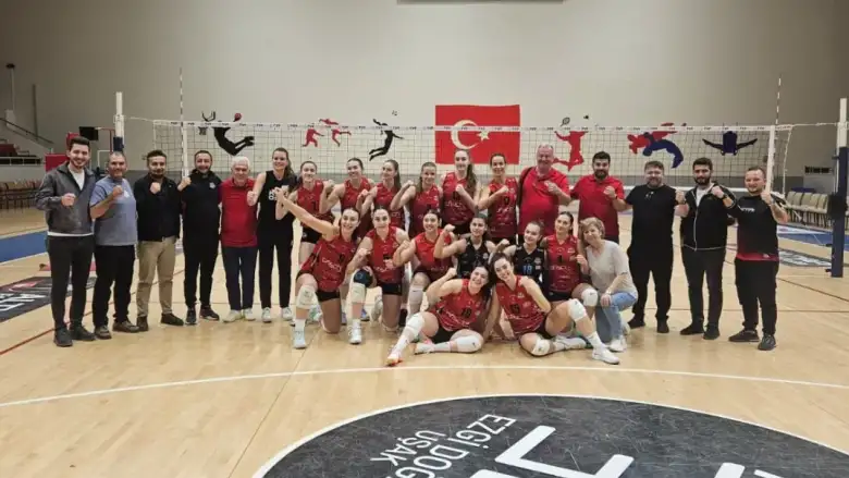 Orhaniye Voleybol Fırtınası Sürüyor: Uşak’ta 3–0’lık Zafer
