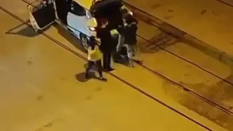 Dehşet anları kamerada! Kadını yol ortasında sürükledi