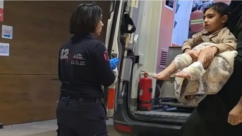 İnegöl’de 3 yaşındaki çocuk çaydanlığın devrilmesiyle yaralandı