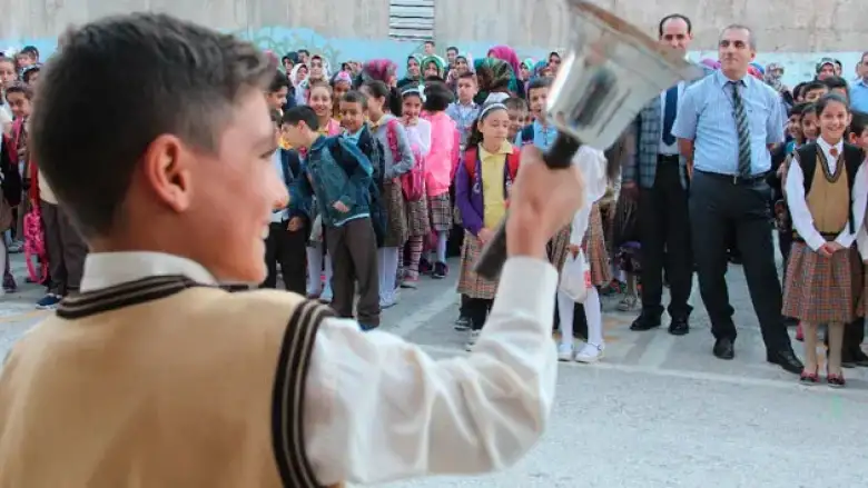Milyonlarca öğrenci tatile çıkıyor! Son ders zili yarın çalacak