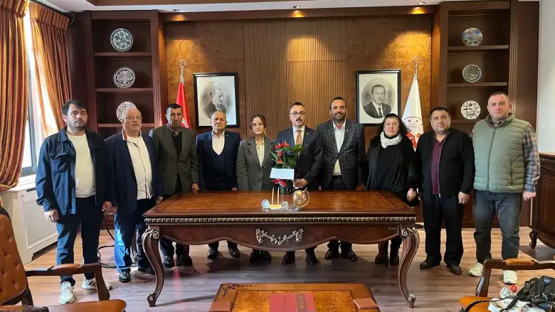 İnegöl’de DP teşkilatından ilk ziyaret Kaymakamlığa