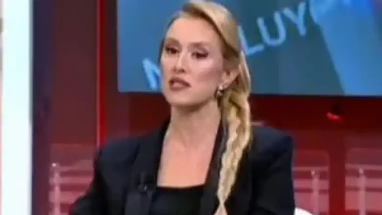 Prof. Dr. İpek Özkal Sayan ve eşi Sinan Sayan kimdir?