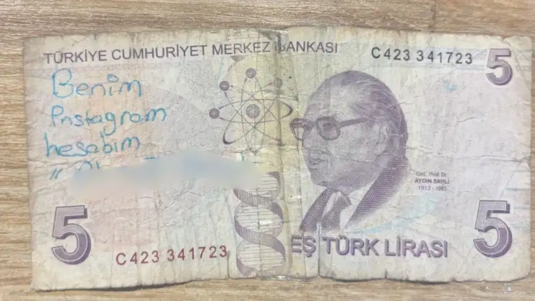 İnegöl’de 5 Liralık Banknota Instagram Adı Yazıp Takipçi Toplamaya Kalktı: Tepki Yağdı