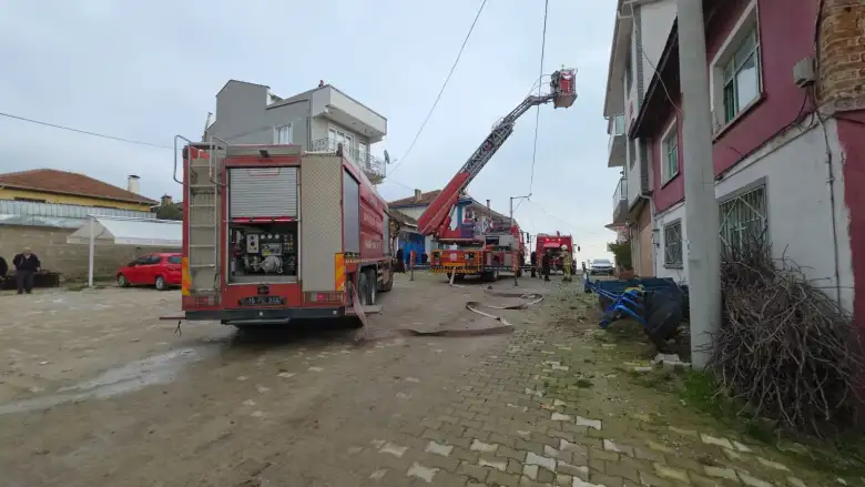 Şehitler Mahallesi'nde korkutan yangın!