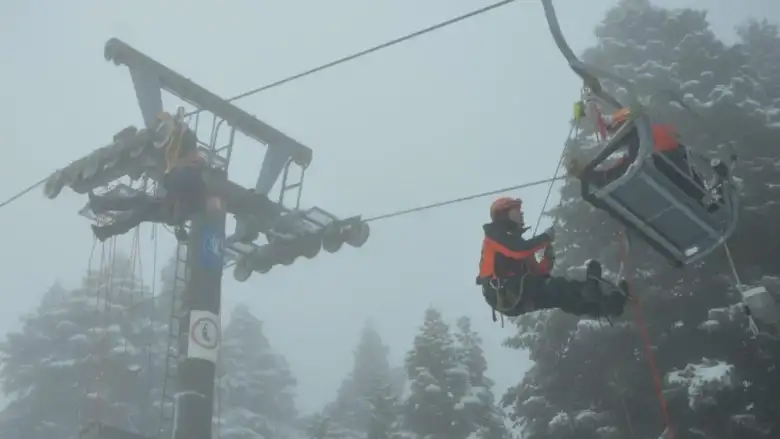 Uludağ'da hareketli anlar! 35 AFAD personeli ve 2 tim JAK ekibi katıldı